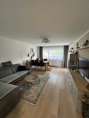 provisionsfrei, 4-Zimmer-Wohnung mit 89 qm stilvoll modernisiert in Böblingen mit EBK