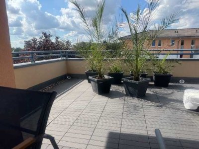 teilmöblierte Wohnung mit Penthouse Charakter -keine Schrägen; inkl.EBK; TG
