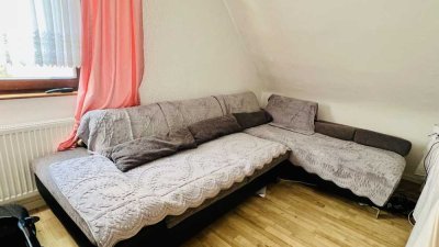 Möbliert 2 Zimmer DG Whg Warmmiete + Strom = 775 Euro(alles ink)