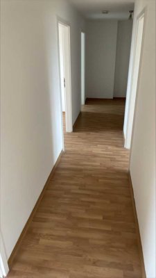 gemütliche, helle Dachgeschoss-Wohnung in ruhiger Lage