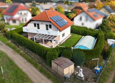 Natur, Spiel & Spaß: Gepflegtes Haus mit Pool