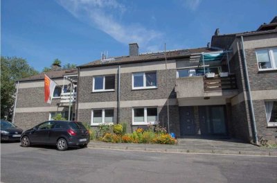 1440€ - 104 m² -3.0 Zi.
Großzügige Wohnung mit Balkon in zentraler Lage Neuss - Bad wird erneuert