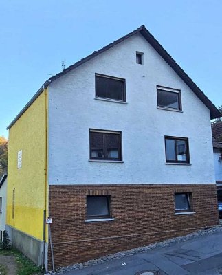 Sanierungsbedürftiges Haus nach WEG mit Stellplatz und Garage in ruhiger, idyllischer Lage
