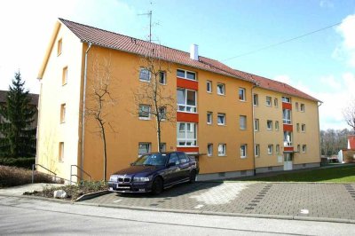 Freundliche Erdgeschosswohnung mit Balkon zu vermieten!