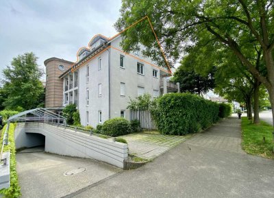 Sonnige Dachgeschosswohnung in begehrter Wohnlage  - zwei Bäder, Aufzug & TG-Stellplatz