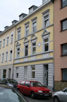 Schöne klassische Altbauwohnung - Erstvermietung nach Renovierung