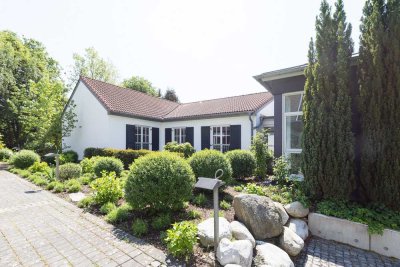 Großzügige Villa im Landhausstil mit parkähnlichem Garten, Bestlage Bad Homburg