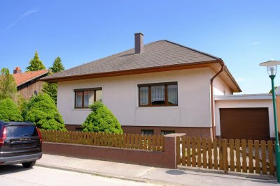 Gepflegtes Einfamilienhaus auf großzügigen Grund