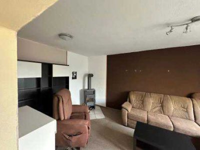 Preiswertes 5-Zimmer-Reihenendhaus mit EBK in Hohenberg an der Eger