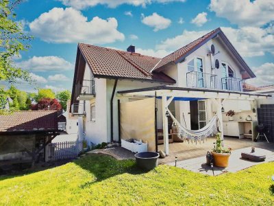 DHH Split-Level-Bauweise, ruhiger Lage, Wärmepumpe, 2 Min. zum Bahnhof, 5 Min. zur Autobahn A7