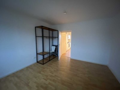 Helle 2,5-Zimmer Wohnung im 4. OG mit Balkon in Augsburg-Göggingen