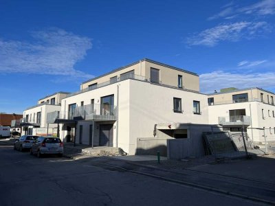 Moderne 2-Zimmer-Penthousewohnung mit Einbauküche u. TG