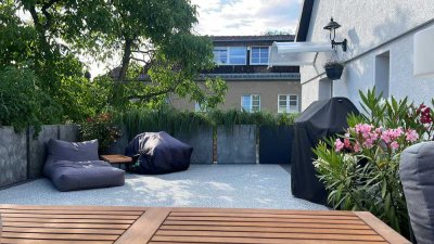 Exklusive 3-Raum-Maisonette-Wohnung mit geh. Innenausstattung, riesiger Dachterrasse, EBK und Kamin!