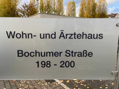 Renovierte 78,85 m²-Maisonette-Wohnung im Wohn- u. Ärztehaus Bochumer Str. 200, mit Balkon + Aufzug