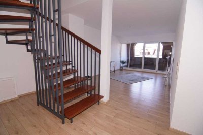 3,5 Zimmer-Wohnung auf 2 Etagen mit Balkon und Hausmeisterservice