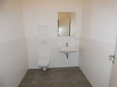 Großzügige 2-Zi. Whg. mit Balkon, Parkett m. FHB und TG-Stellplatz!