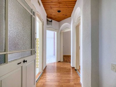 Zentral gelegene Altbau- Wohnung zwischen Georgendamm und Markusplatz