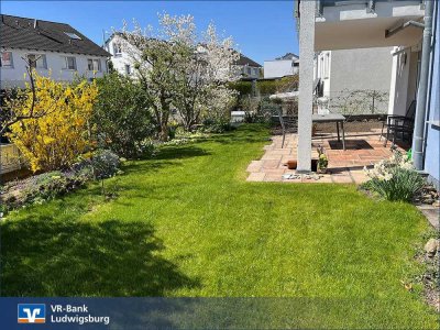 Moderne 5,5-Zimmer-Erdgeschosswohnung mit schöner Terrasse und Gartenfläche