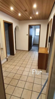 Geräumige 3-Zimmer EG Wohnung in Sinsheim (Steinsfurt), mit großem Garten.