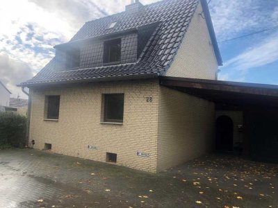 Haus mit 4 Zimmern, Holzofen & Garten in Köln-Langel/Merkenich