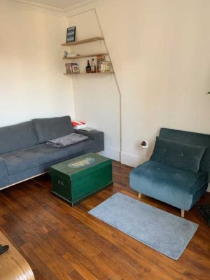 Geschmackvolle, modernisierte 2-Zimmer-Wohnung mit Balkon und EBK in Homburg