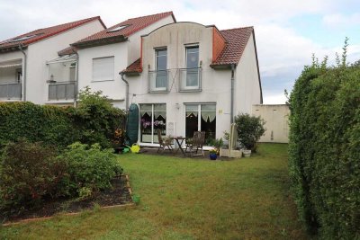 Charmantes, vermietetes Reiheneckhaus - Mit Fernwärmeversorgung, Garage Keller und Feldblick in Ber