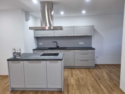 Freundliche 2-Zimmer- Wohnung mit Einbauküche & Loggia in Altrip (barrierefrei)