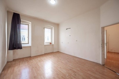 ++NEU++ sanierungsbedürftige 3,5-Zimmer Altbauwohnung