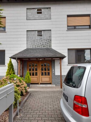 Großzügige 4 ZW in Privathaus