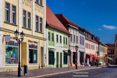 Kapitalanlage + Wohn- und Geschäftshaus mit Wohnungen und Laden +