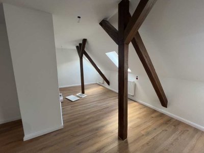 Saniertes 1-Zimmer-Dachgeschossapartment