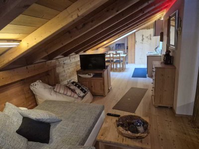 möblierte 2-Zimmer Dachgeschosswohnung in Grainau