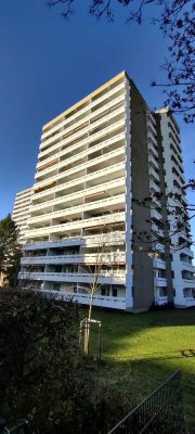 Helle 1-Zimmer-Wohnung mit Westbalkon & Skylineblick (Schwimmbad & Sauna inkl.) – Neu-Isenburg