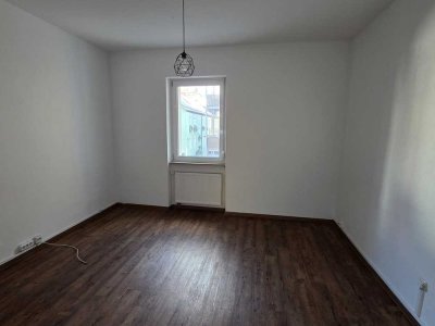 2 Zimmer-Altbauwohnung in Grombühl - nähe Unikliniken!