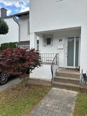 Von privat - modernisiertes Reiheneckhaus mit großzügigem Garten in beliebter Wohnlage