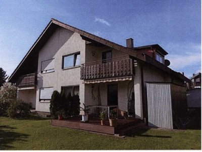 Gepflegte 5-Zimmer-Doppelhaushälfte mit Einbauküche in Durlangen