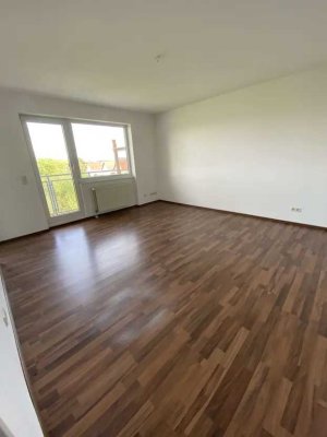 Große 1 Zimmer Wohnung mit Balkon