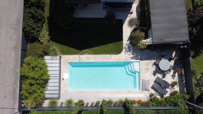 Von April bis Oktober schwimmen und das im Zentrum von Enns!