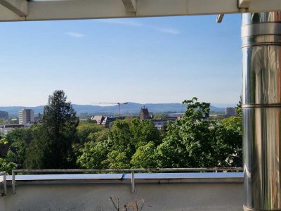Der Blick über Freiburg wird Sie zusätzlich zur Aufteilung der Wohnung begeistern