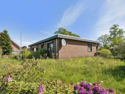 Gemütlicher Bungalow mit 3 bis 4 Zimmern, trockenem Vollkeller, Garage und Terrasse in Bad Bramstedt