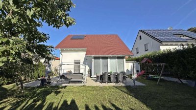 Neubau aus 2016: Einfamilienhaus mit Terrasse und Garten