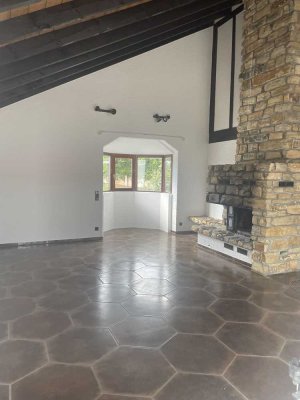 Großzügige 4,5-Zimmer-Wohnung mit Kamin und Landhaus-Charme in Beilstein-Schmidthausen