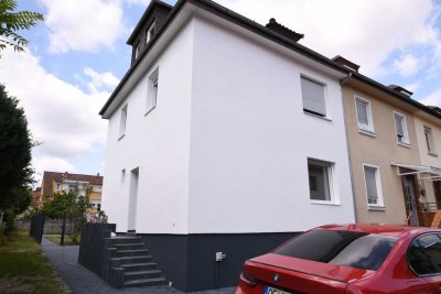 Provisionsfrei! Frisch saniertes Einfamilienhaus mit Garten in zentraler Lage