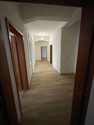 Modernisierte Altbauwohnung – zentrale Wohnlage in Essen-Kupferdreh