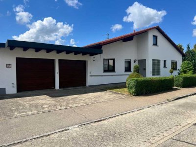 WOHNEN auf einer EBENE! Attraktives Einfamilienhaus mit Einliegerwohnung in Gerstetten!