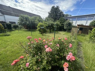 Preis weiter reduziert! Charmantes EFH in Singen Schlatt mit schönem Garten zu verkaufen.
