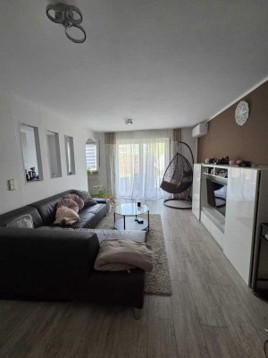 Attraktive 2-Zimmer-Wohnung mit gehobener Ausstattung mit EBK und Klimaanlage in Leverkusen