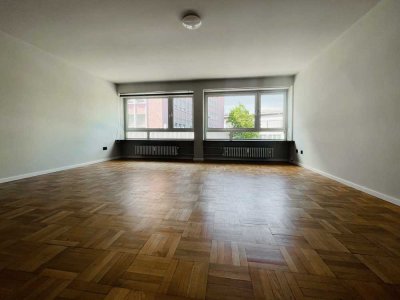 KL - City / Nähe Mall, 3 ZKB, Balkon, Einbauküche, Stellplatz *2022 SANIERT*