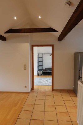 Stilvolle, gepflegte 2-Zimmer-DG-Wohnung mit gehobener Innenausstattung in Mannheim