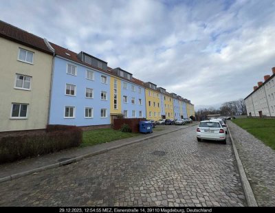 Sehr ruhiges Wohnen im Hochparterre 2 Raum in Stadtfeld mit Balkon-viel Grün